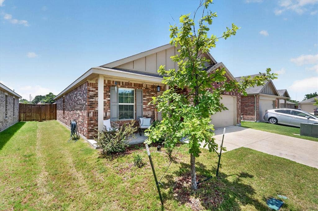 2003 Ava Drive, Ennis, TX 75119 2003 Ava Drive, Ennis, TX 75119
