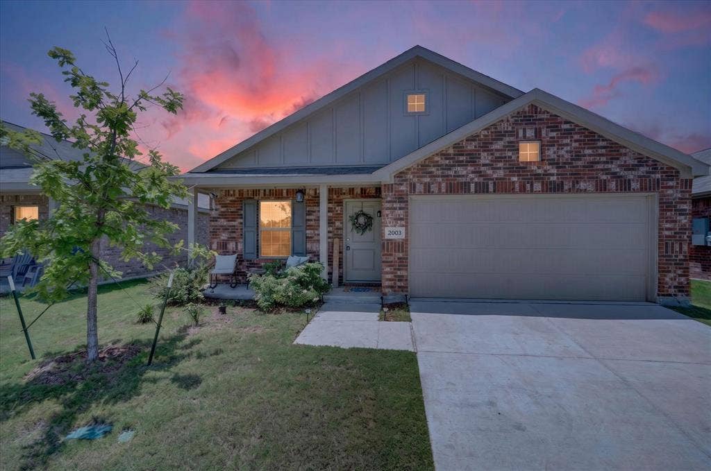 2003 Ava Drive, Ennis, TX 75119 2003 Ava Drive, Ennis, TX 75119