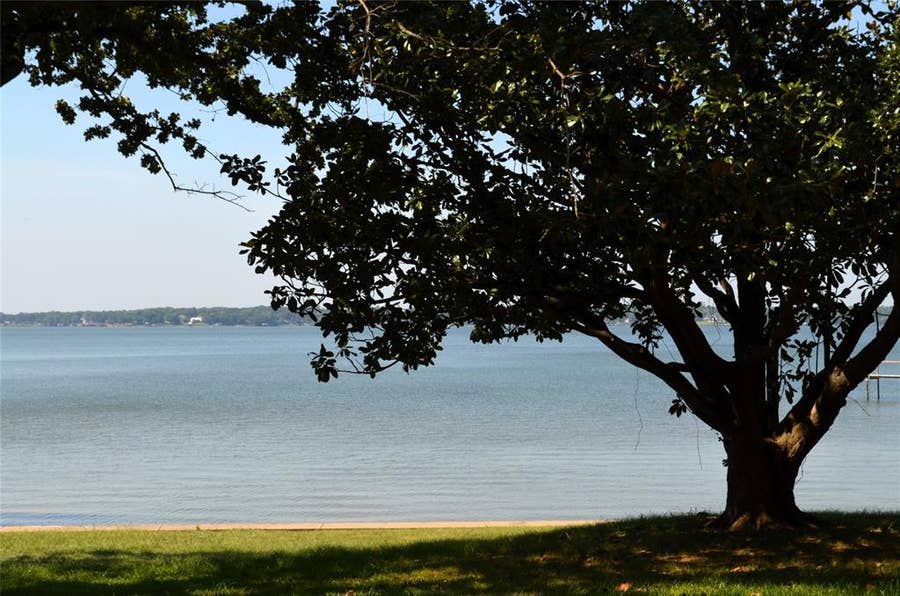 Property photo for 121 Autumn Wood Trail, Gun Barrel City, TX
