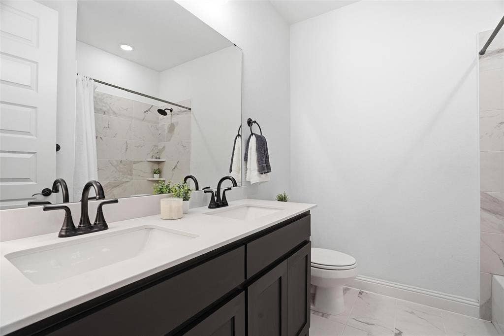 513 Fieldstone Lane, Haslet, TX 76052 hall bath
