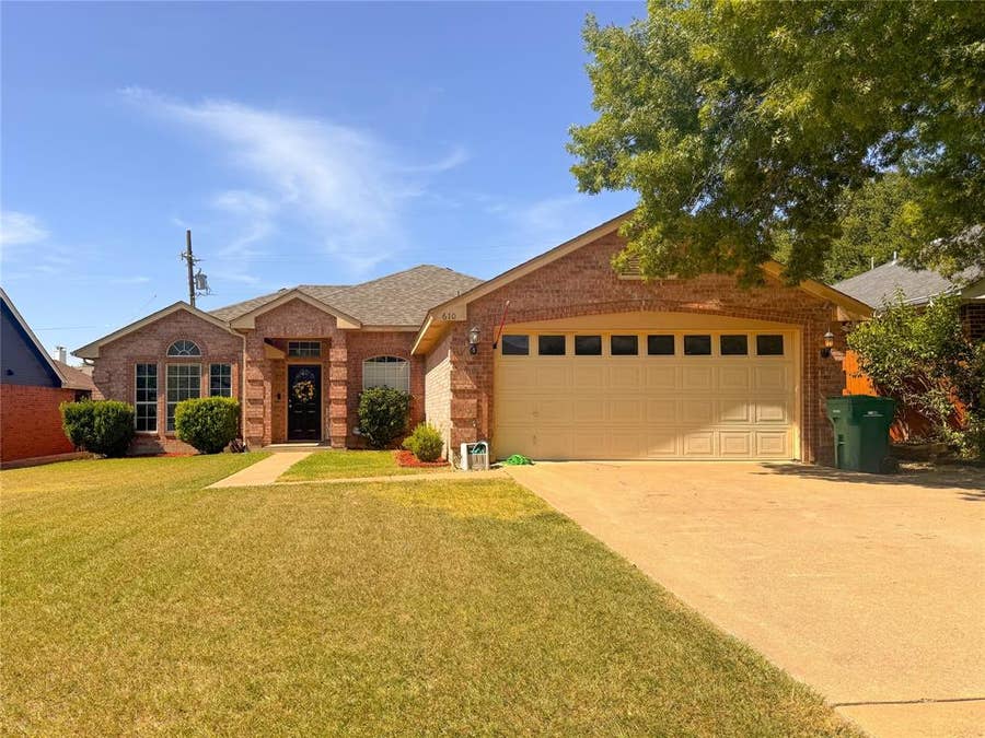 Property photo for 610 Brookside Drive, Cedar Hill, TX