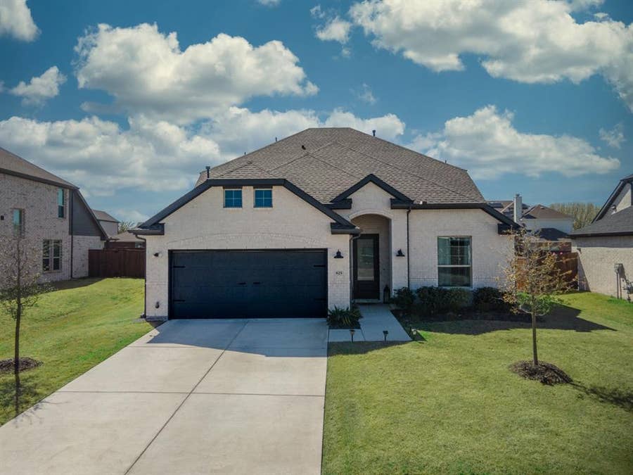 Property photo for 625 Ardsley Lane, Forney, TX
