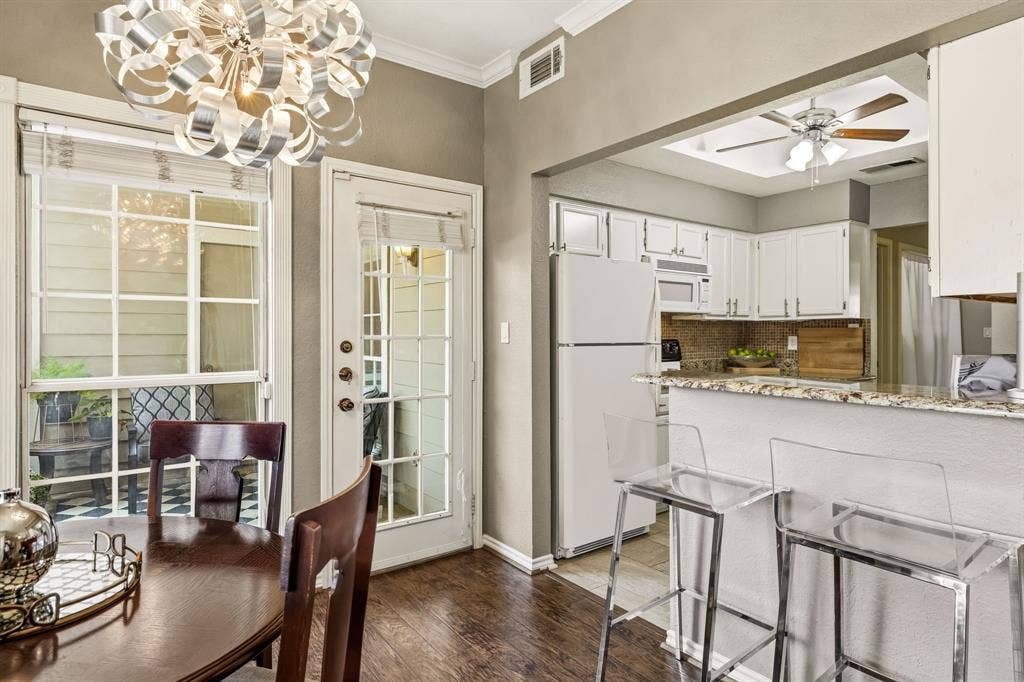 8600 Coppertowne Lane, #304, Dallas, TX 75243 8600 Coppertowne Lane, #304, Dallas, TX 75243