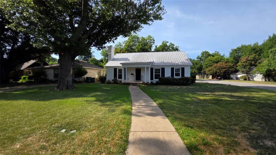 Property photo for 3741 Hilltop Road, Fort Worth, TX