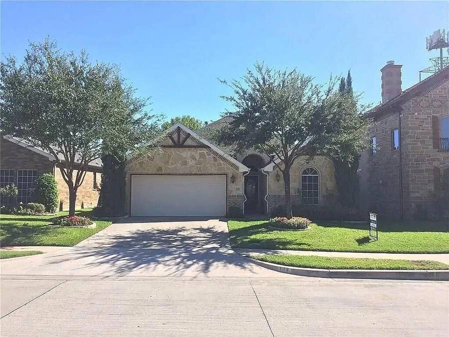 Property photo for 308 Ouida Road, Irving, TX