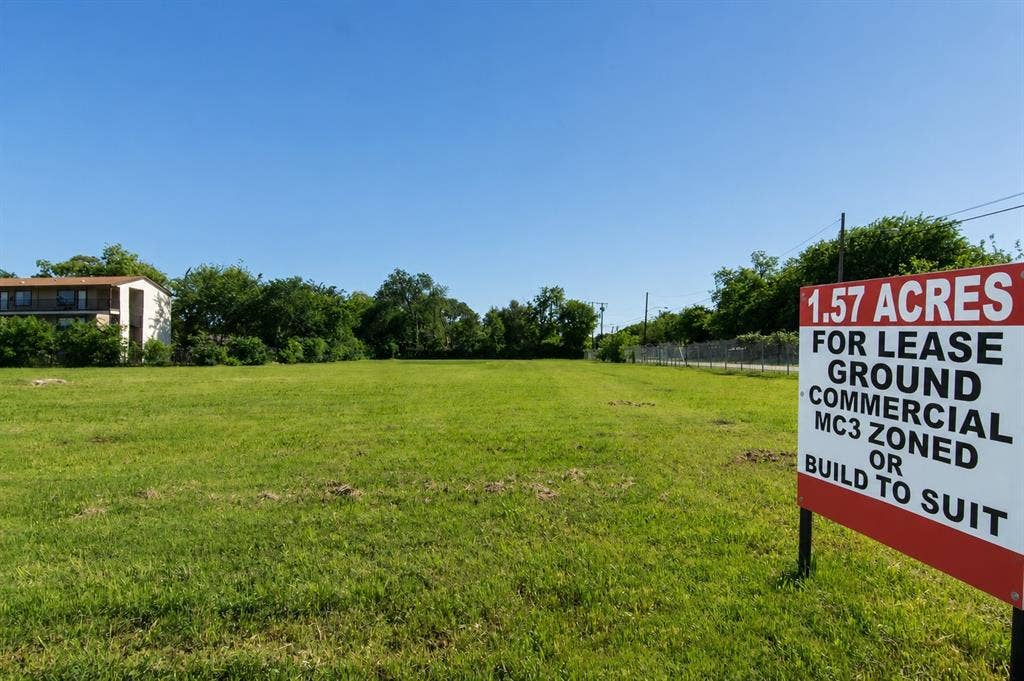 310 S Carroll Avenue, Dallas, TX 75223 310 S Carroll Avenue, Dallas, TX 75223