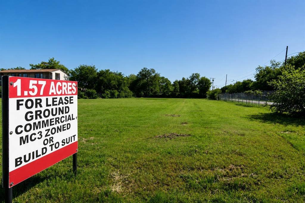 310 S Carroll Avenue, Dallas, TX 75223 310 S Carroll Avenue, Dallas, TX 75223