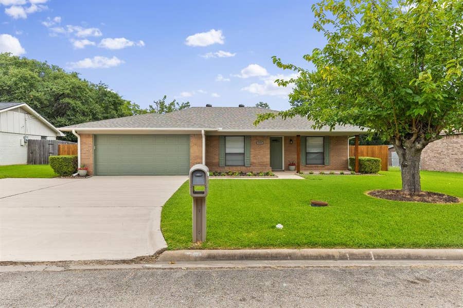 Property photo for 3306 Bonnie Lea Street, Greenville, TX