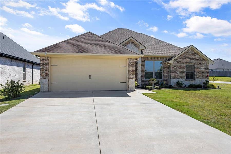 Property photo for 3215 Arrow Creek Drive, Granbury, TX