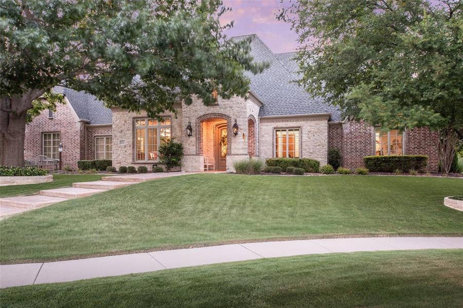 Property photo for 2701 Fair Oaks Lane, Prosper, TX