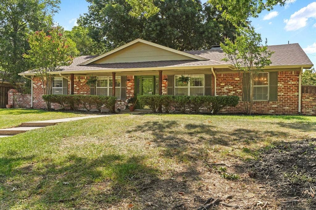 1112 Woodmount Court, Denton, TX 76209 Functional single-story floor plan featuring 3 bedrooms, 2.5 bathrooms, multiple living areas, an open kitchen, large utility room, walk-in pantry, dedicated dining room, flex room, and spacious den with private exterior access.