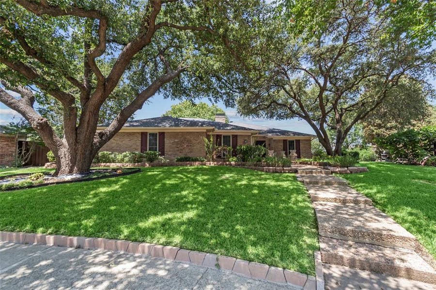 Property photo for 3233 Chimneyrock Drive, Plano, TX