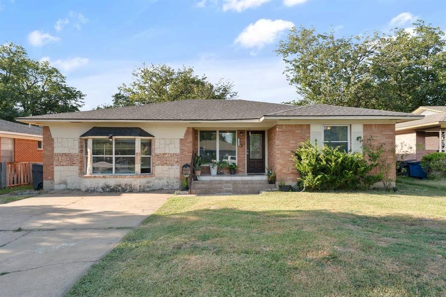 Property photo for 2439 Inadale Avenue, Dallas, TX