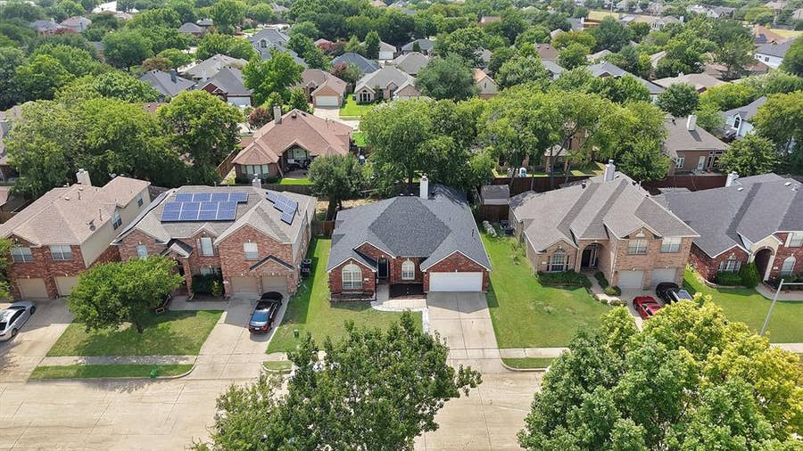 Property photo for 4535 Westchester Glen Drive, Grand Prairie, TX