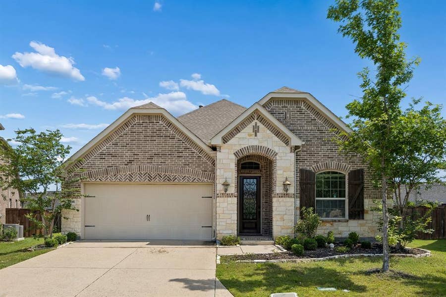 Property photo for 3935 Wind Cave Bend, Irving, TX