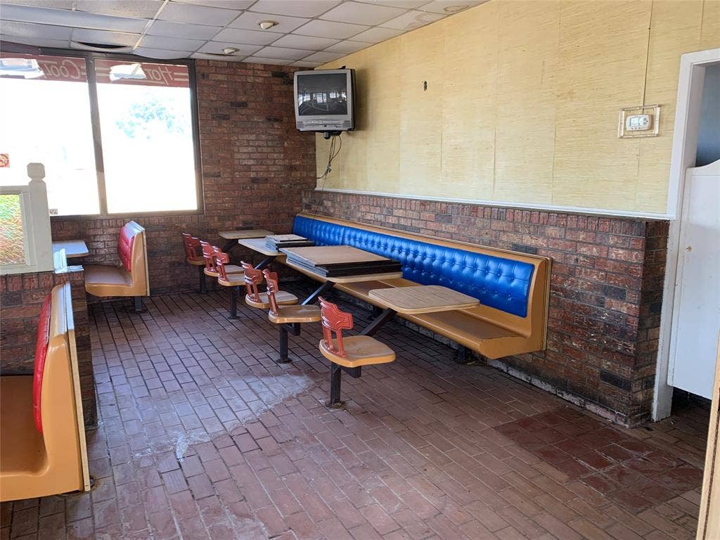 617 W Corsicana Street, Athens, TX 75751 617 W Corsicana Street, Athens, TX 75751