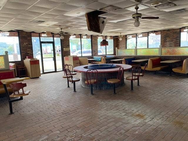 617 W Corsicana Street, Athens, TX 75751 617 W Corsicana Street, Athens, TX 75751