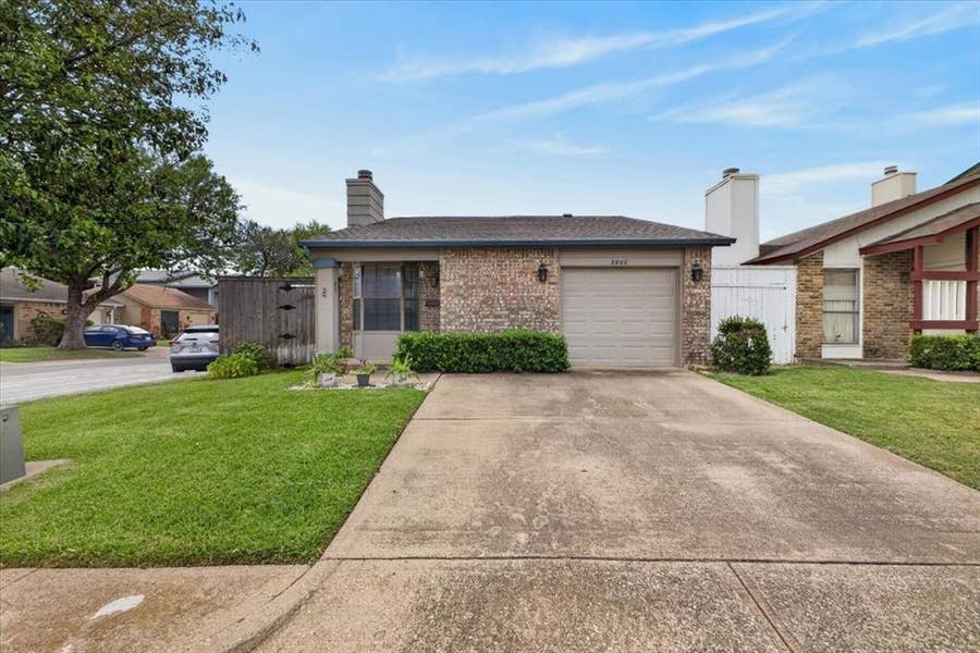 Property photo for 2802 Southern Cross Drive, Garland, TX