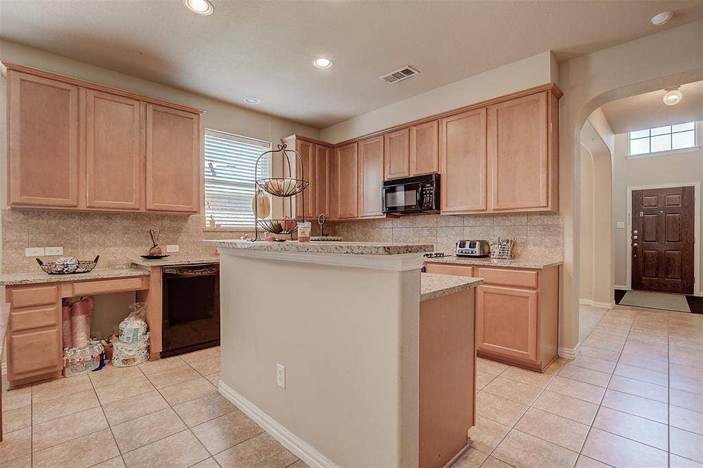 2832 Gooseberry Drive, Plano, TX 75074 2832 Gooseberry Drive, Plano, TX 75074