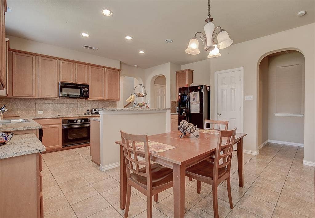 2832 Gooseberry Drive, Plano, TX 75074 2832 Gooseberry Drive, Plano, TX 75074