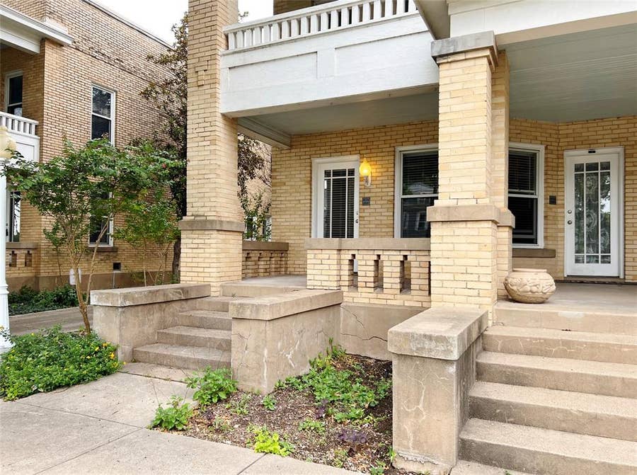 Property photo for 420 W Franklin Street, #4, Waxahachie, TX