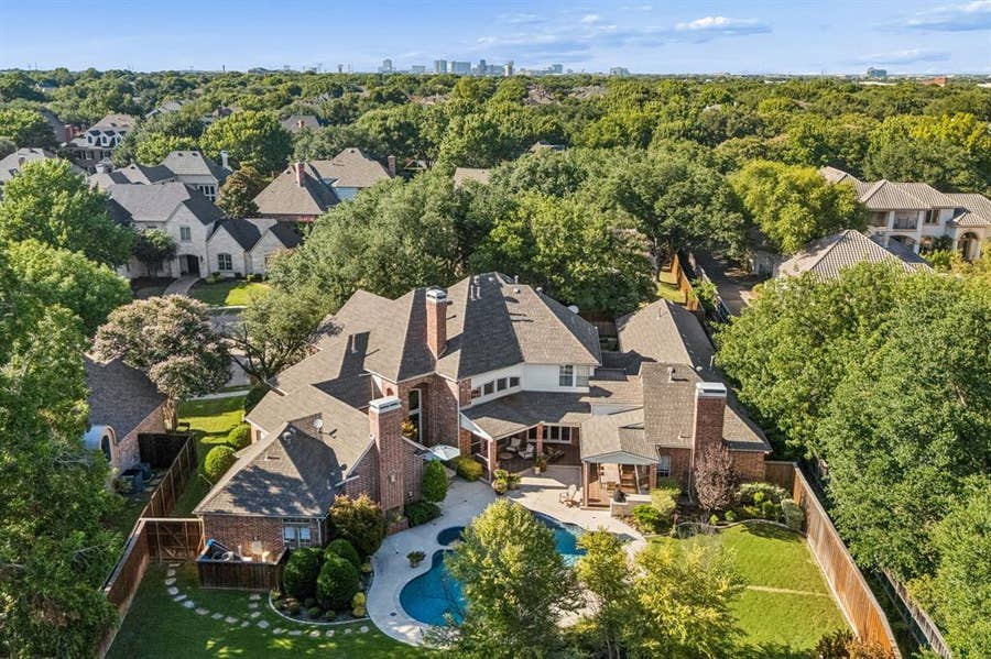 Property photo for 5900 Mcfarland Court, Plano, TX