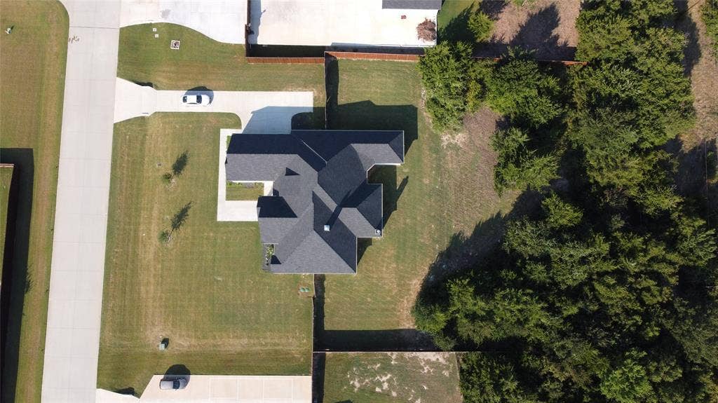 4231 Spring Garden Road, Midlothian, TX 76065 4231 Spring Garden Road, Midlothian, TX 76065