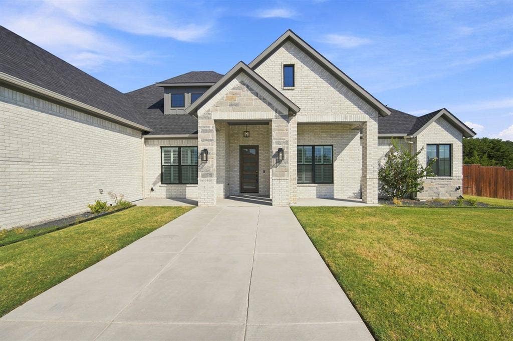 4231 Spring Garden Road, Midlothian, TX 76065 4231 Spring Garden Road, Midlothian, TX 76065