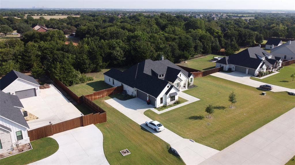 4231 Spring Garden Road, Midlothian, TX 76065 4231 Spring Garden Road, Midlothian, TX 76065