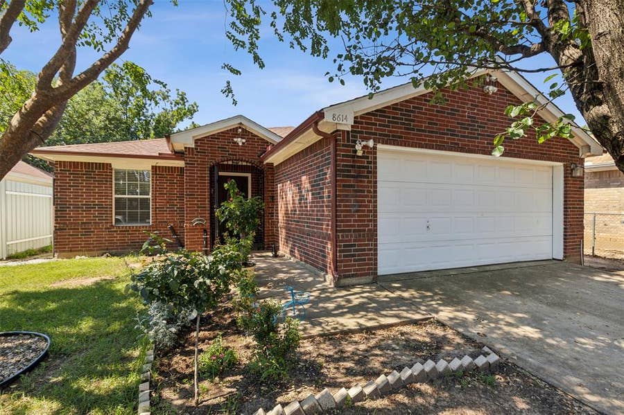 Property photo for 8614 Torreon Court, Dallas, TX