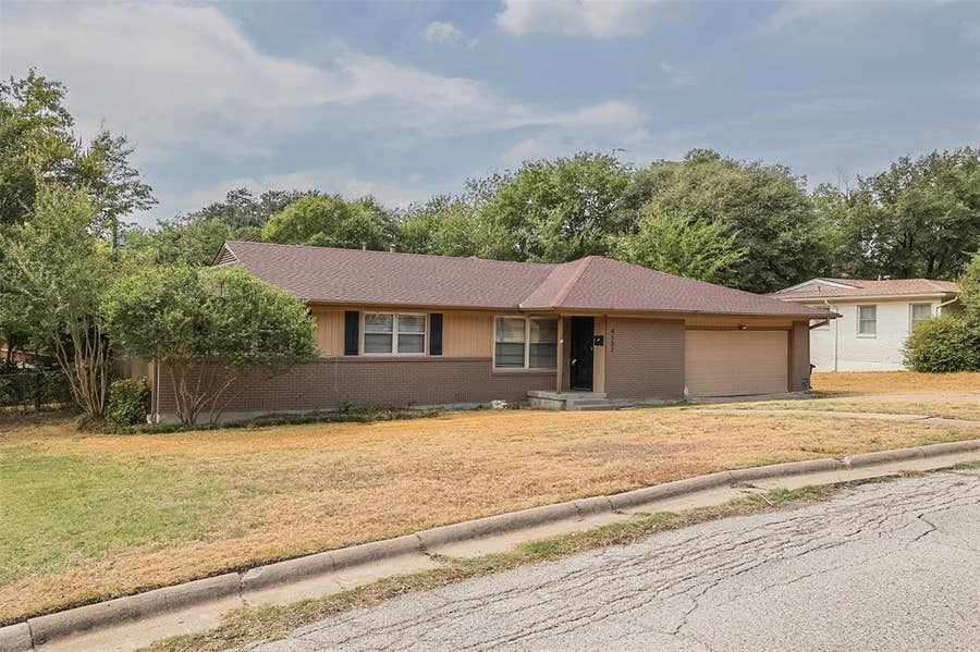 Property photo for 4132 Middlebrook Road, Fort Worth, TX