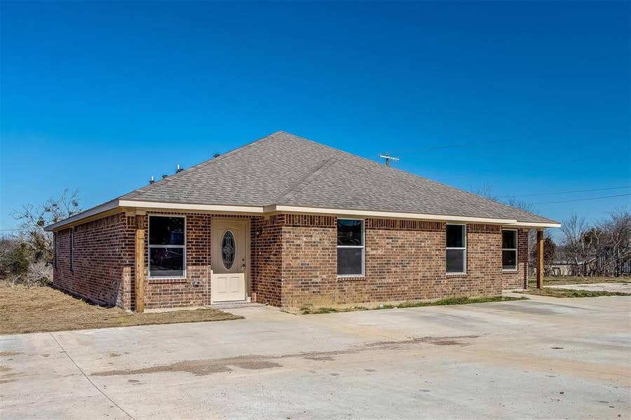 Property photo for 131-139 Houston Street, Italy, TX