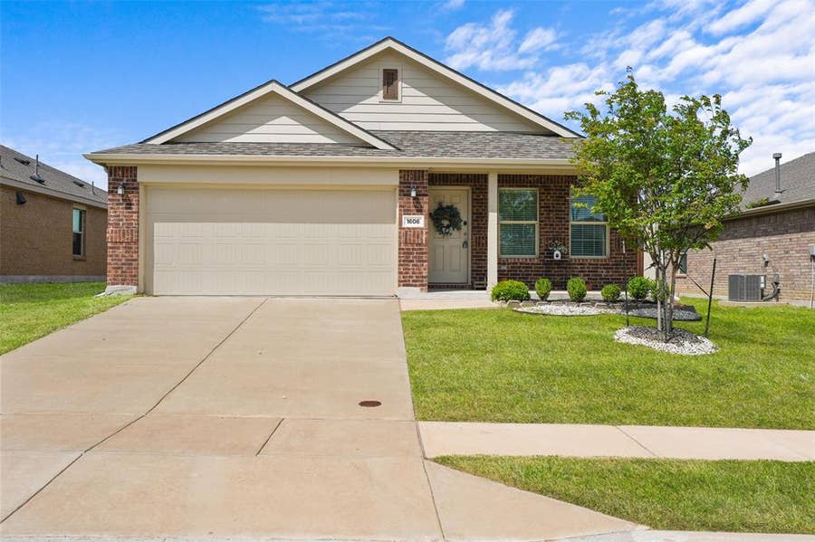 Property photo for 1606 Deerchase Drive, Anna, TX