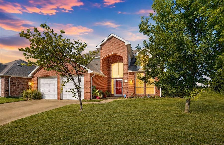 Property photo for 504 Hampton Court, Seagoville, TX