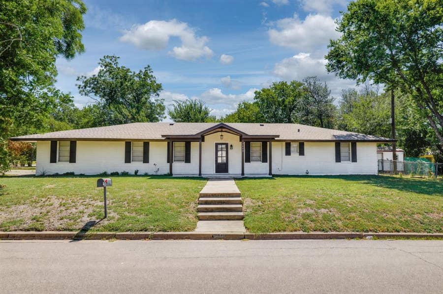 Property photo for 3000 Old Robinson Road, Waco, TX