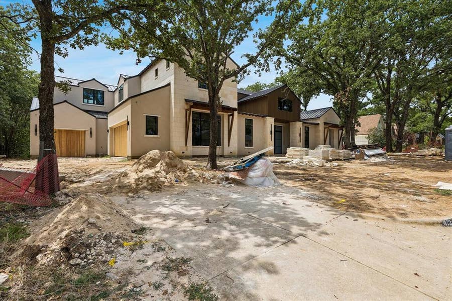 Property photo for 413 Live Oak Drive, Colleyville, TX