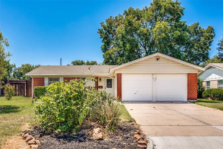 Property photo for 613 Whitener Road, Euless, TX