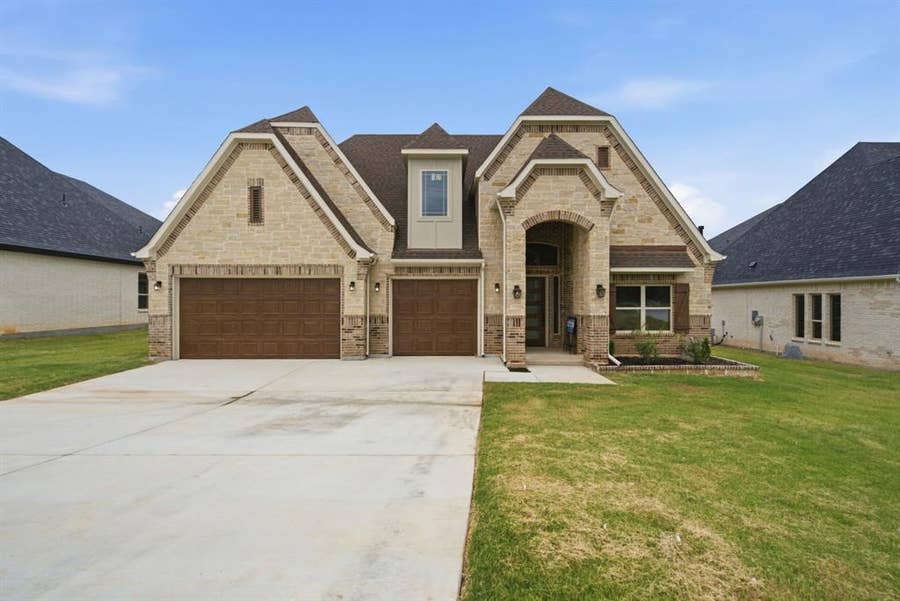 Property photo for 676 Jennings Lane, Azle, TX