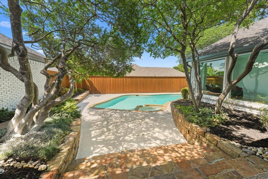 17209 Graystone Drive, Dallas, TX 75248 17209 Graystone Drive, Dallas, TX 75248