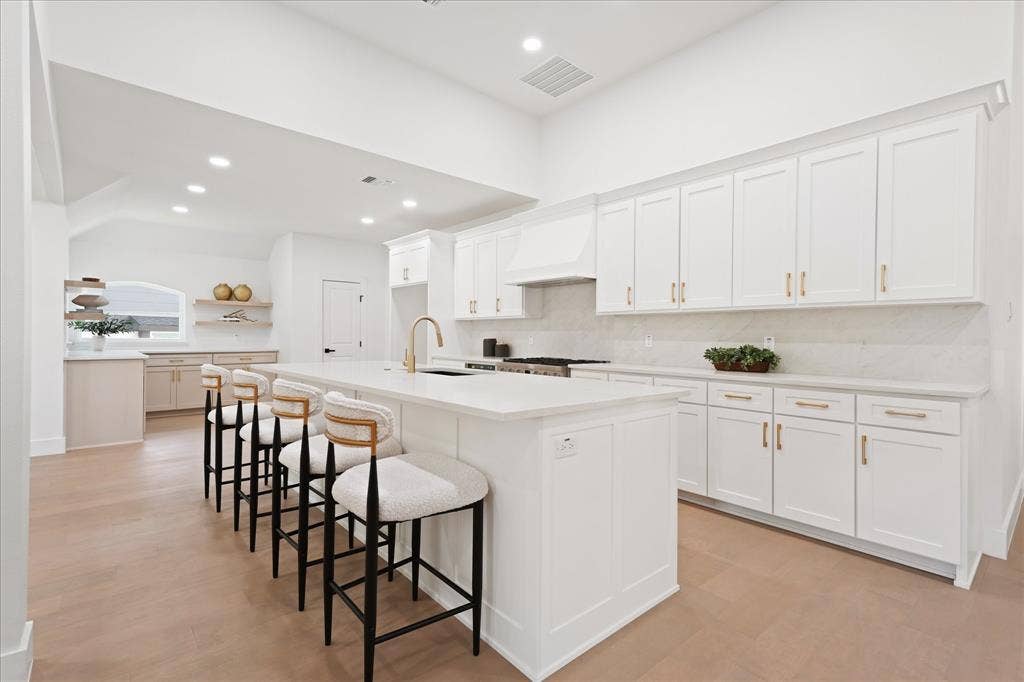 17209 Graystone Drive, Dallas, TX 75248 17209 Graystone Drive, Dallas, TX 75248
