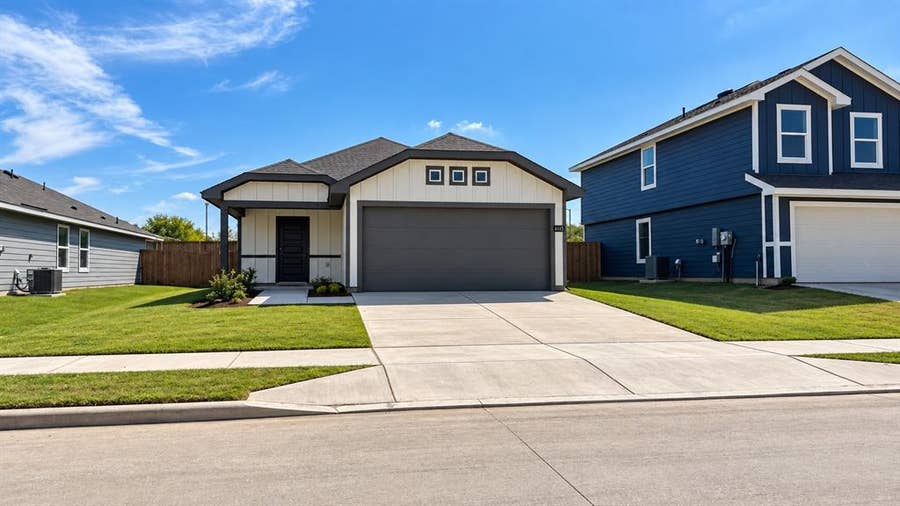 Property photo for 4145 WOODHILL BEND Drive, Fort Worth, TX
