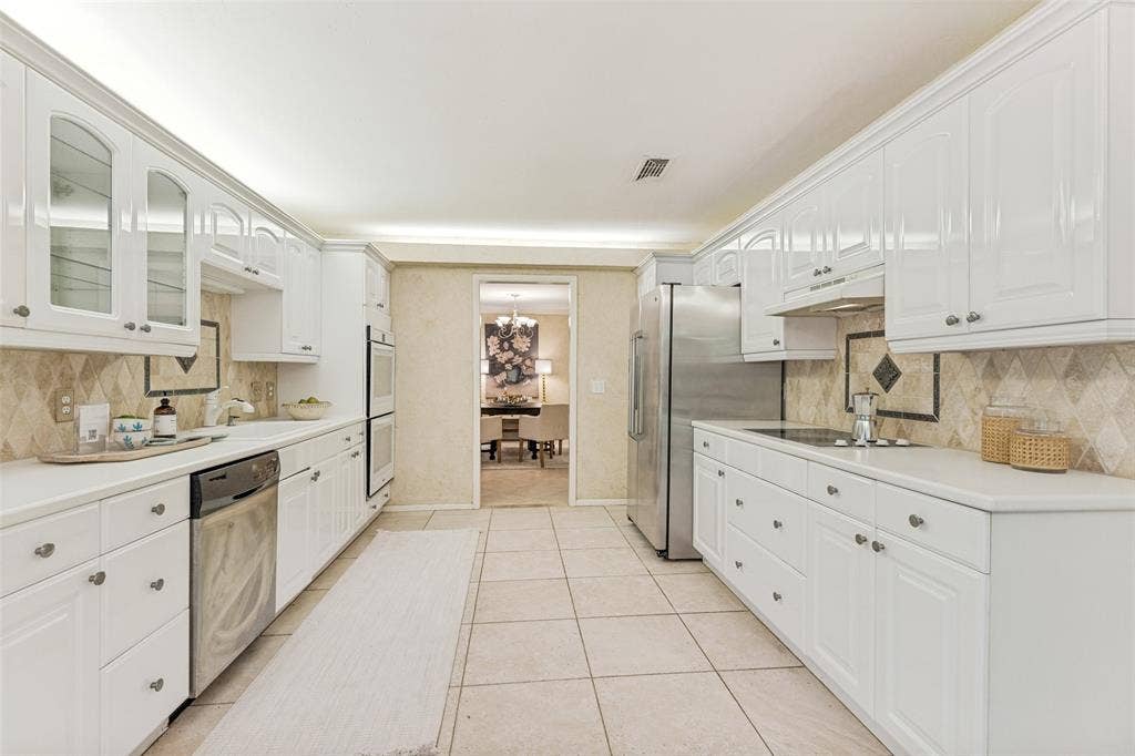 6 Crosslands Road, Benbrook, TX 76132 6 Crosslands Road, Benbrook, TX 76132