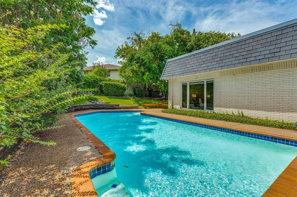 6 Crosslands Road, Benbrook, TX 76132 6 Crosslands Road, Benbrook, TX 76132