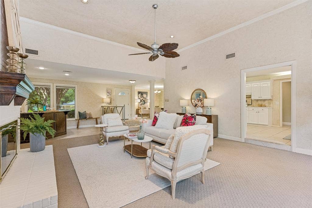 6 Crosslands Road, Benbrook, TX 76132 6 Crosslands Road, Benbrook, TX 76132