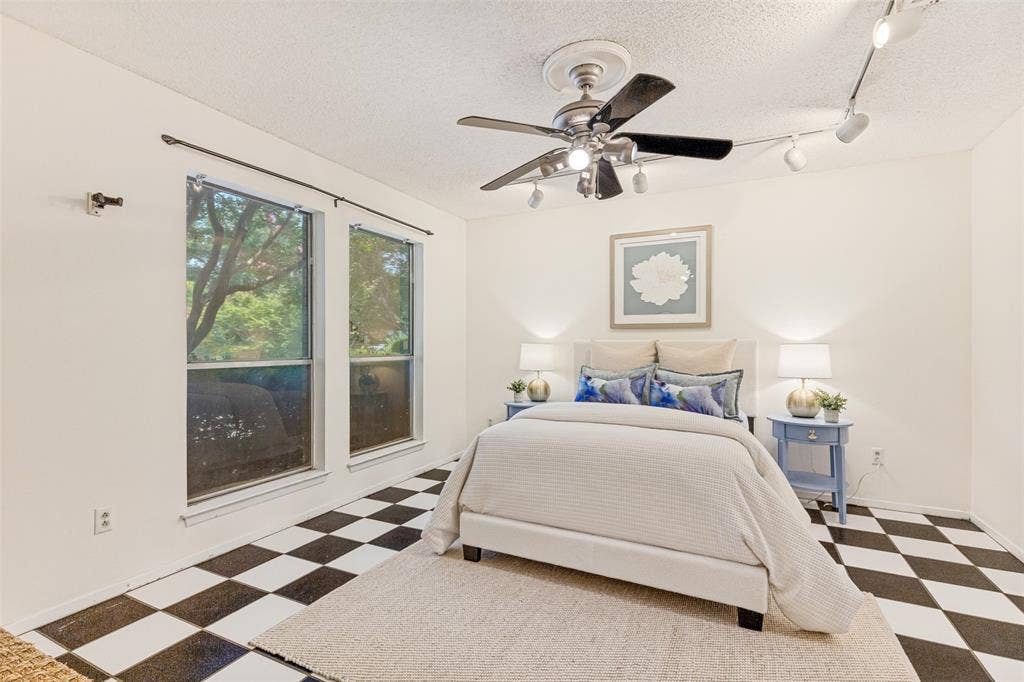 6 Crosslands Road, Benbrook, TX 76132 6 Crosslands Road, Benbrook, TX 76132