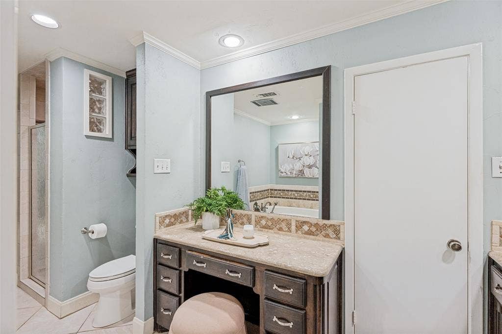 6 Crosslands Road, Benbrook, TX 76132 6 Crosslands Road, Benbrook, TX 76132