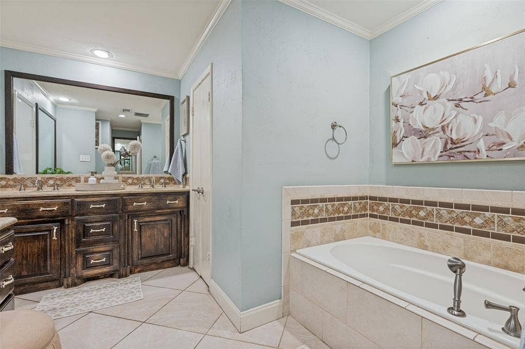 6 Crosslands Road, Benbrook, TX 76132 6 Crosslands Road, Benbrook, TX 76132