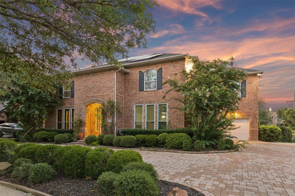 2206 Clearspring Drive N, Irving, TX 75063 2206 Clearspring Drive N, Irving, TX 75063