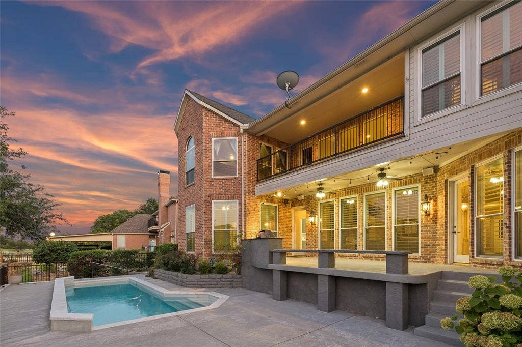 2206 Clearspring Drive N, Irving, TX 75063 2206 Clearspring Drive N, Irving, TX 75063