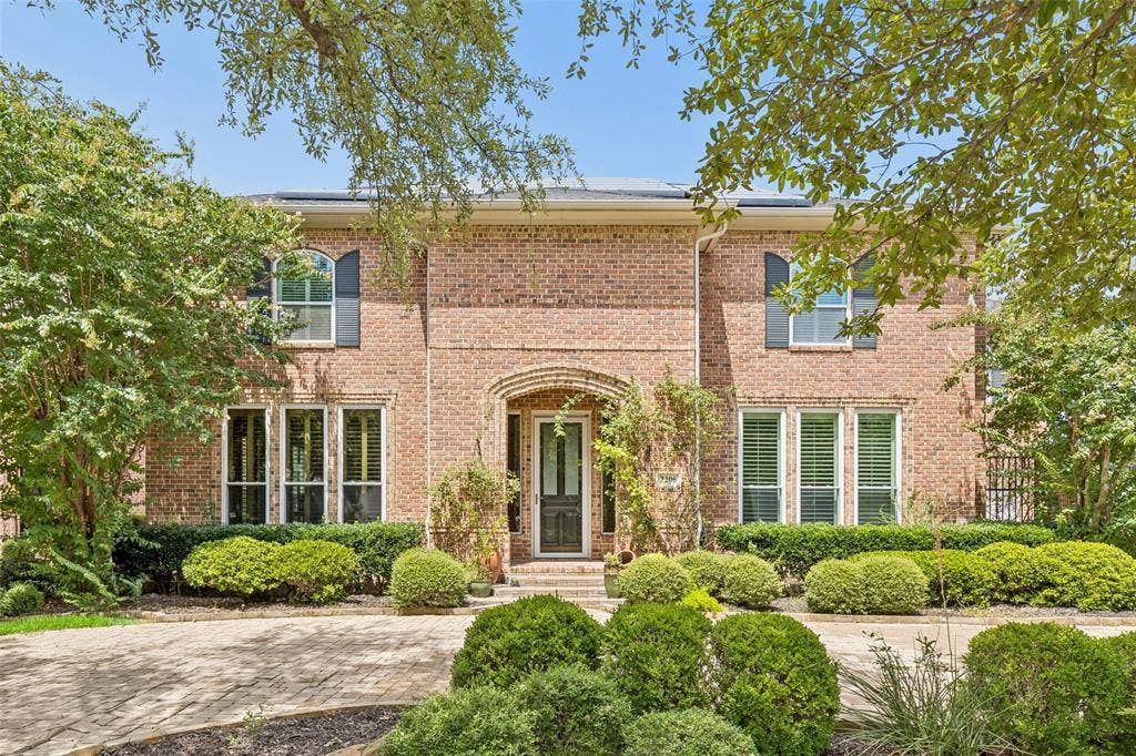2206 Clearspring Drive N, Irving, TX 75063 2206 Clearspring Drive N, Irving, TX 75063